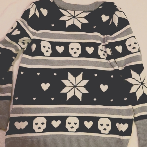 RARE PINK Victoria's Secret Cardigan Hearts Skulls Black and Gray - Picture 7 of 7